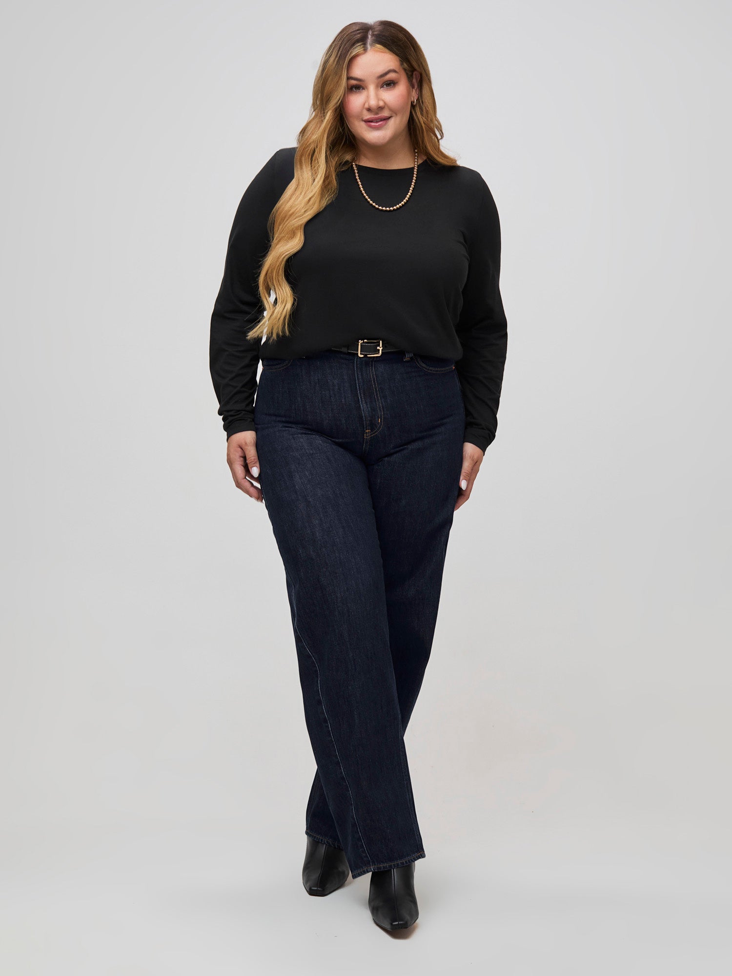 Women's Black Long Sleeve Crew