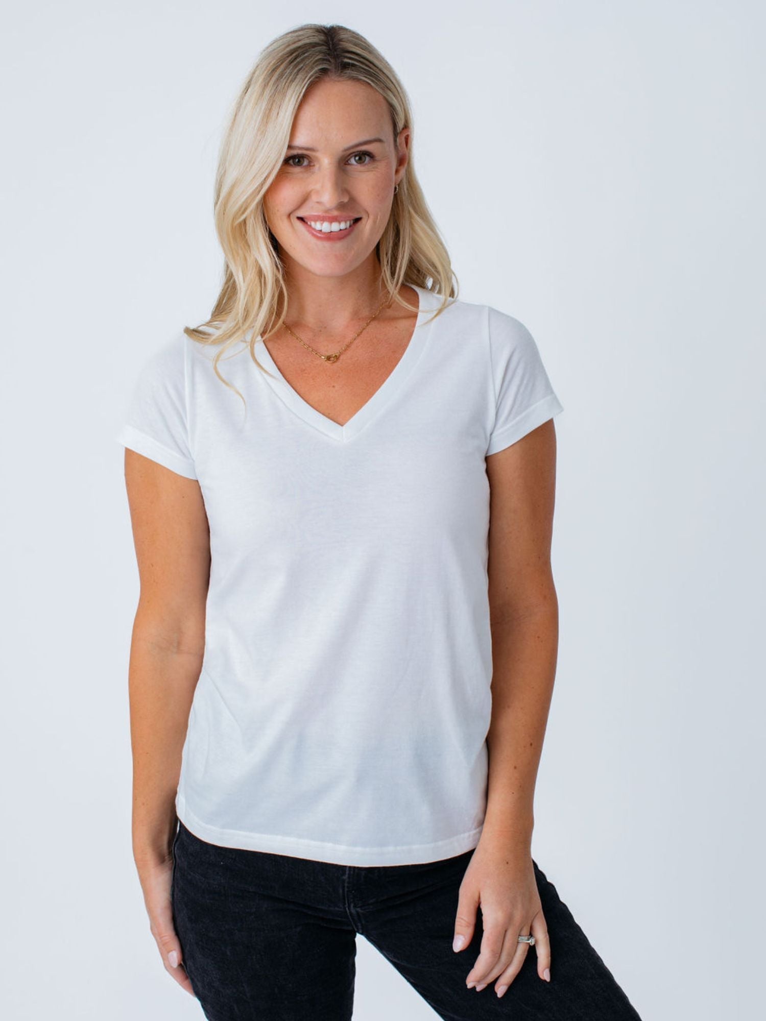 Women's V-Neck All White 5-Pack